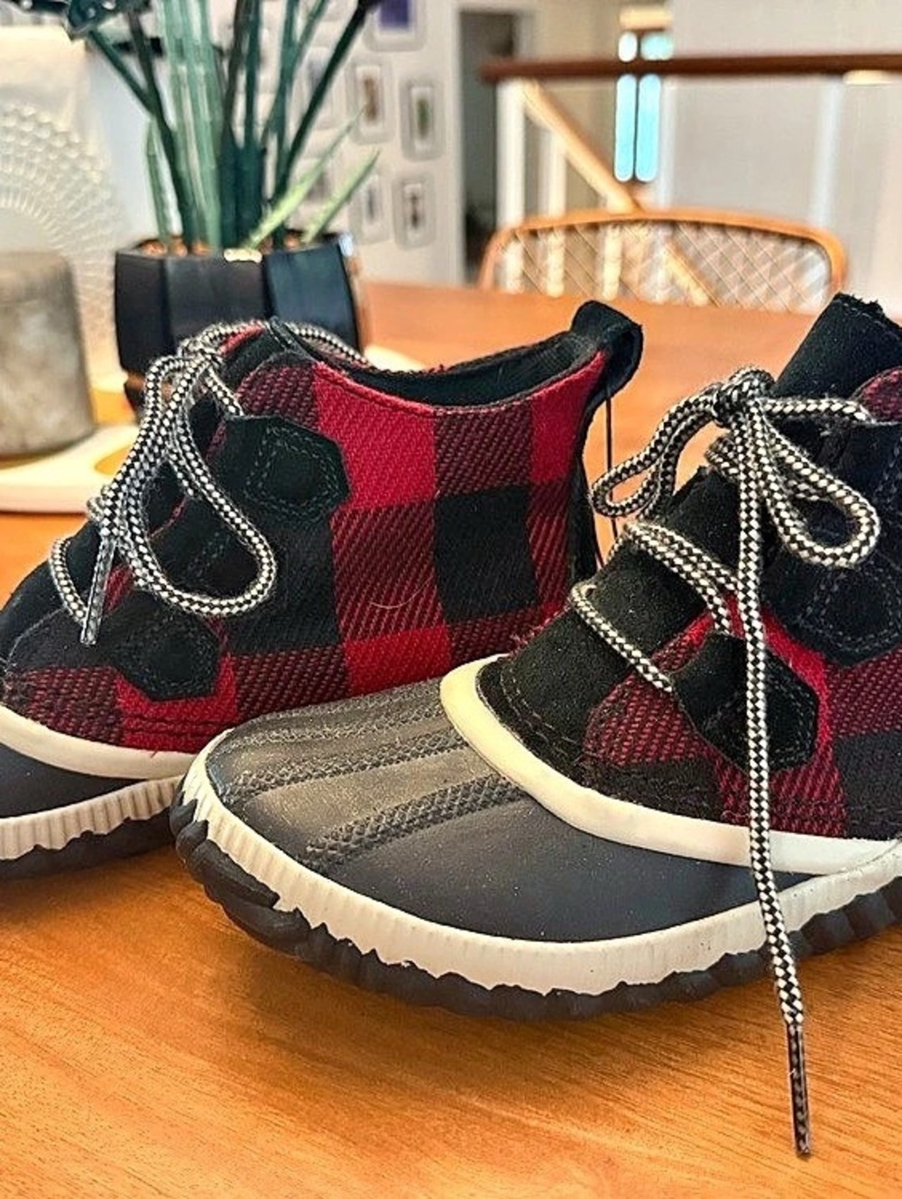 Sorel Out 'N About Duck Boot Red Black Buffalo Plaid Boots Red & Black US 7